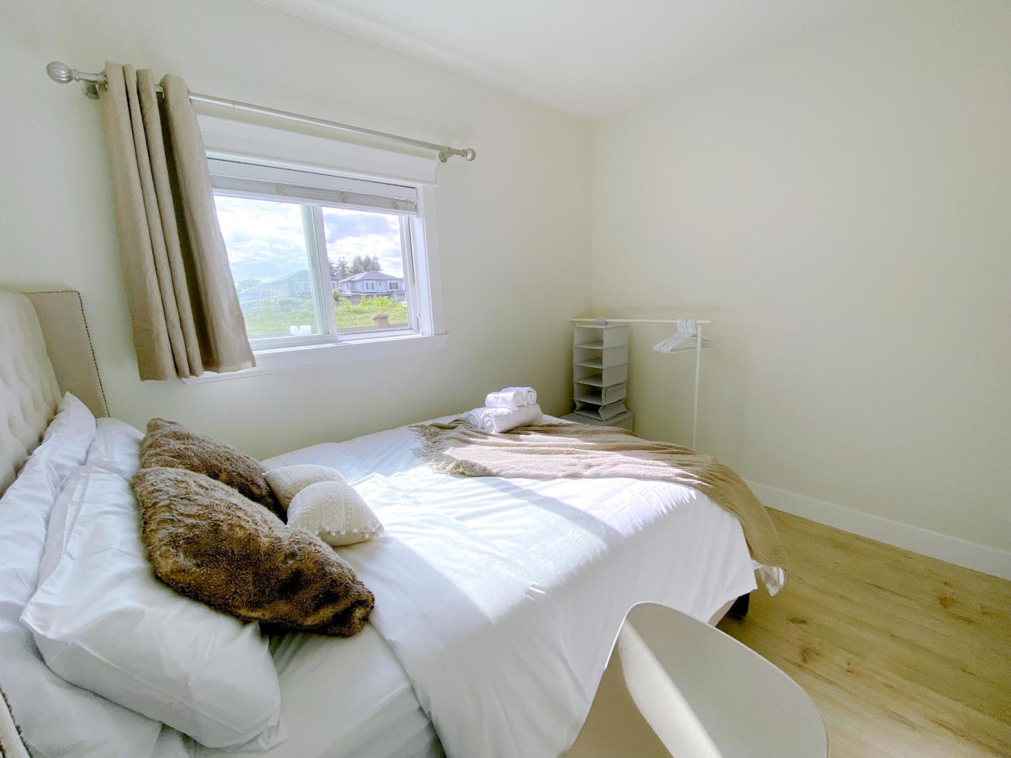 Si & Daniel Home Near Yvr Airport & Skytrain Separate Entry Free Parking Ричмонд Экстерьер фото