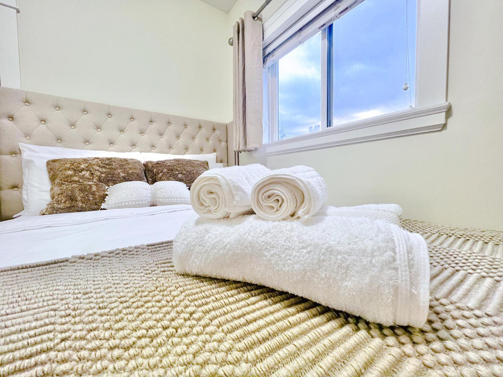 Si & Daniel Home Near Yvr Airport & Skytrain Separate Entry Free Parking Ричмонд Экстерьер фото