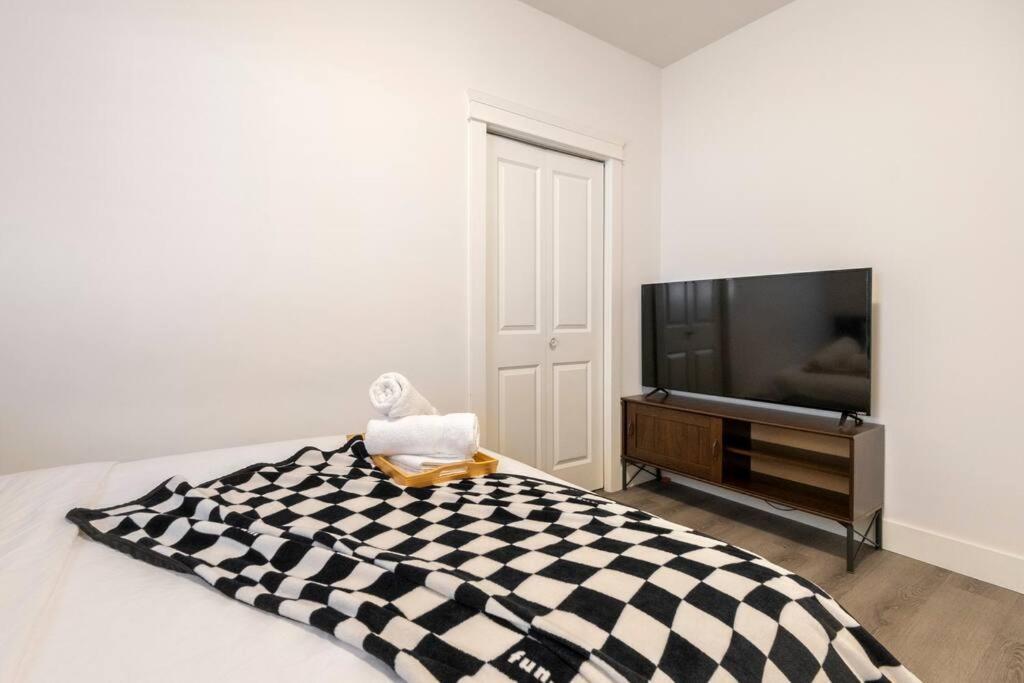 Si & Daniel Home Near Yvr Airport & Skytrain Separate Entry Free Parking Ричмонд Экстерьер фото