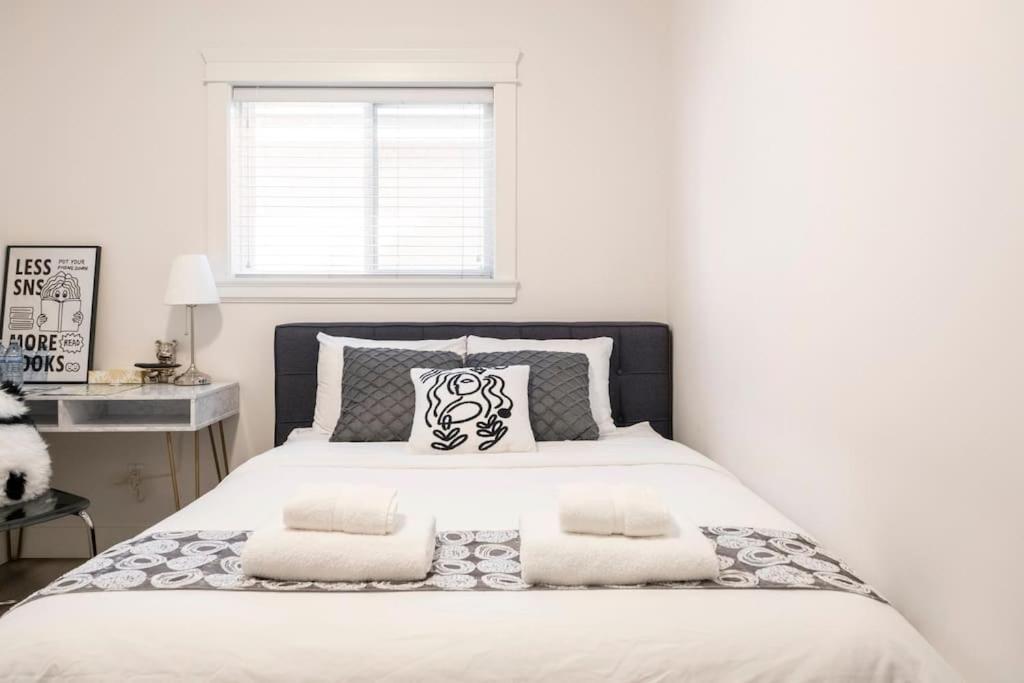Si & Daniel Home Near Yvr Airport & Skytrain Separate Entry Free Parking Ричмонд Экстерьер фото