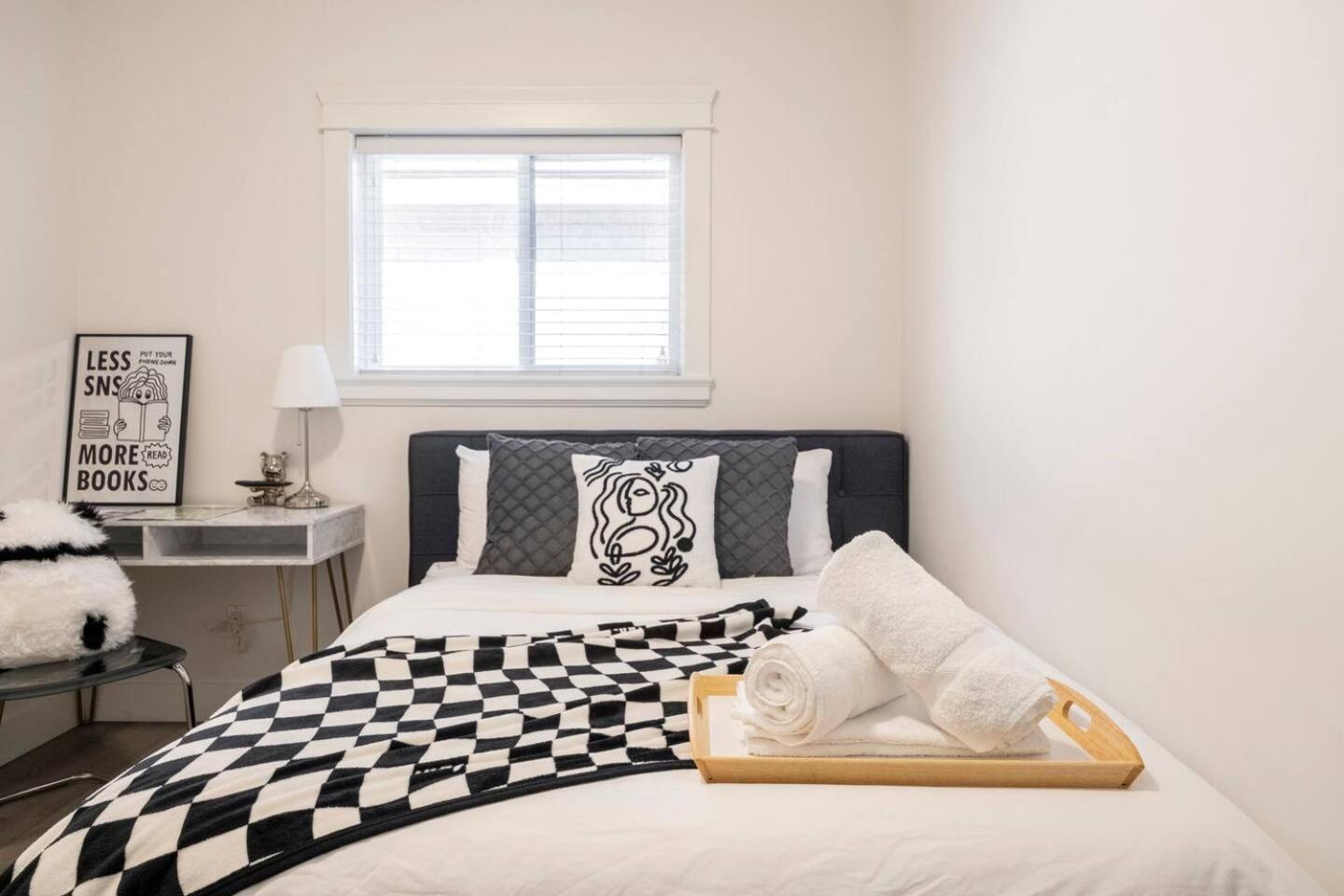 Si & Daniel Home Near Yvr Airport & Skytrain Separate Entry Free Parking Ричмонд Экстерьер фото